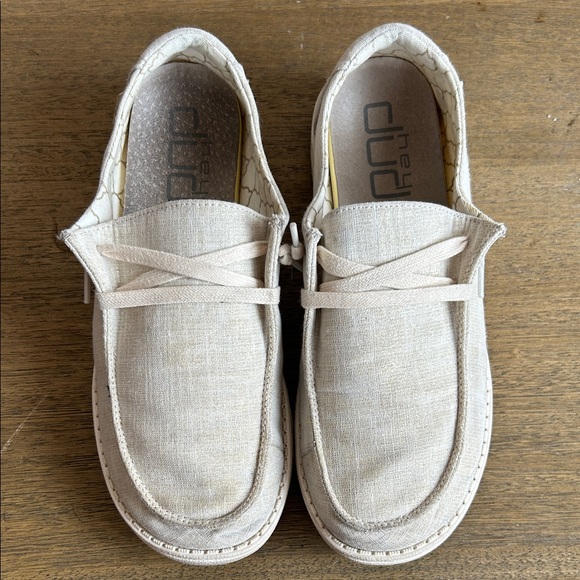 Hey Dude Wendy Sparkling  Cream Women’s Casual Shoes. Size 9. - Picture 1 of 8